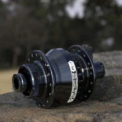 Moyeu Dynamo Roue Vélo Frein à Disque PL-7 Shutter Precision -Pneu Vélo Soldes Boutique moyeu dynamo roue velo frein a disque pl 7 shutter precision full 5